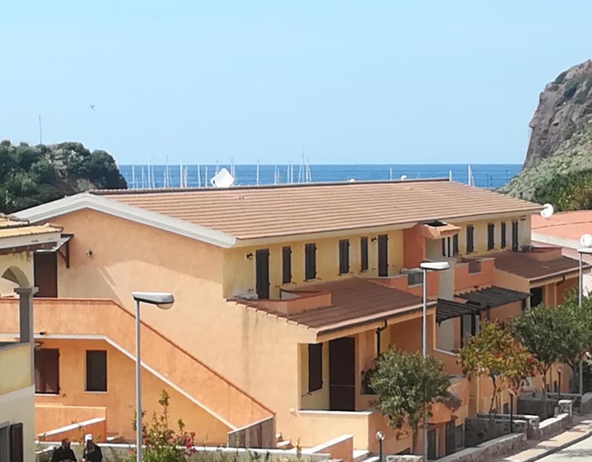 Grazioso Attico Vicino Alla Spiaggia E Al Centro カステルサルド エクステリア 写真
