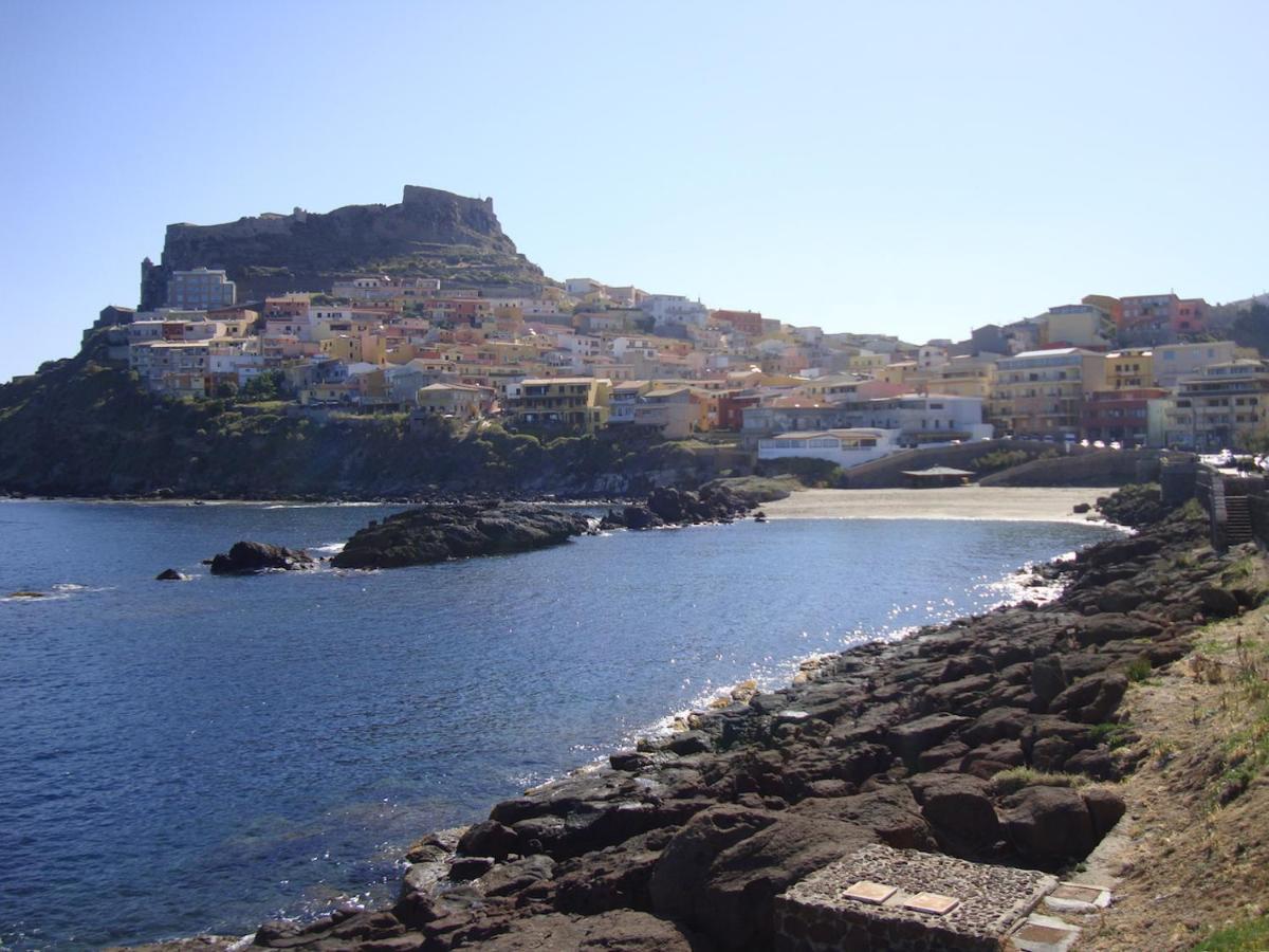 Grazioso Attico Vicino Alla Spiaggia E Al Centro カステルサルド エクステリア 写真